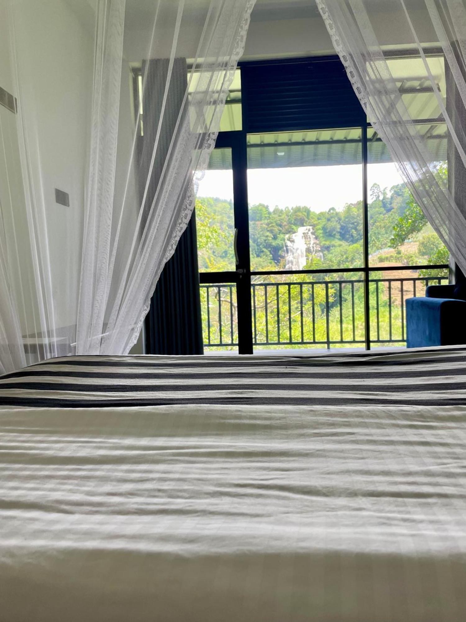 Homestay Waterfall View *