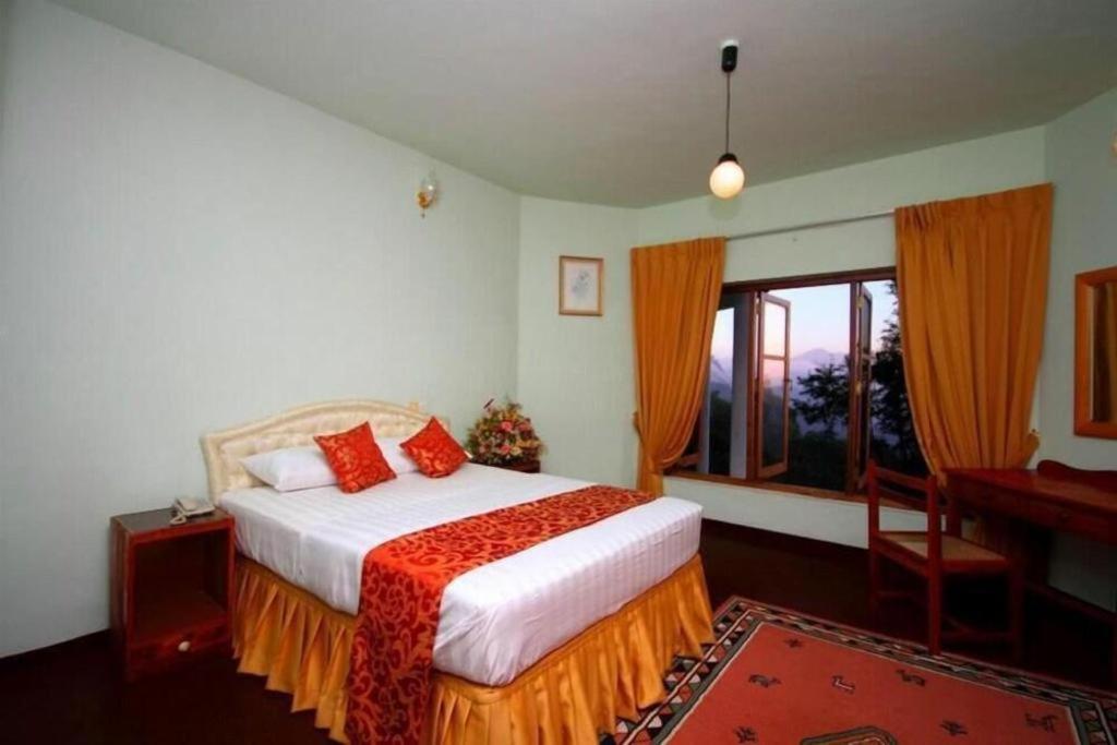The Hideaway 2* Ella