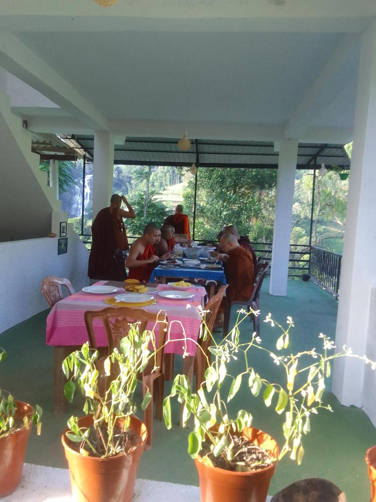 Nature's Glow And Restaurant Homestay
