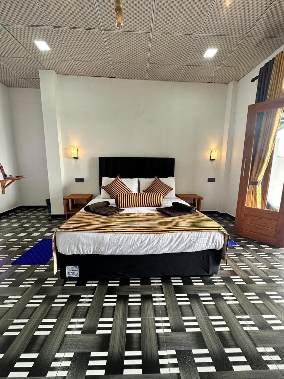 Guest house Royal Vantage *