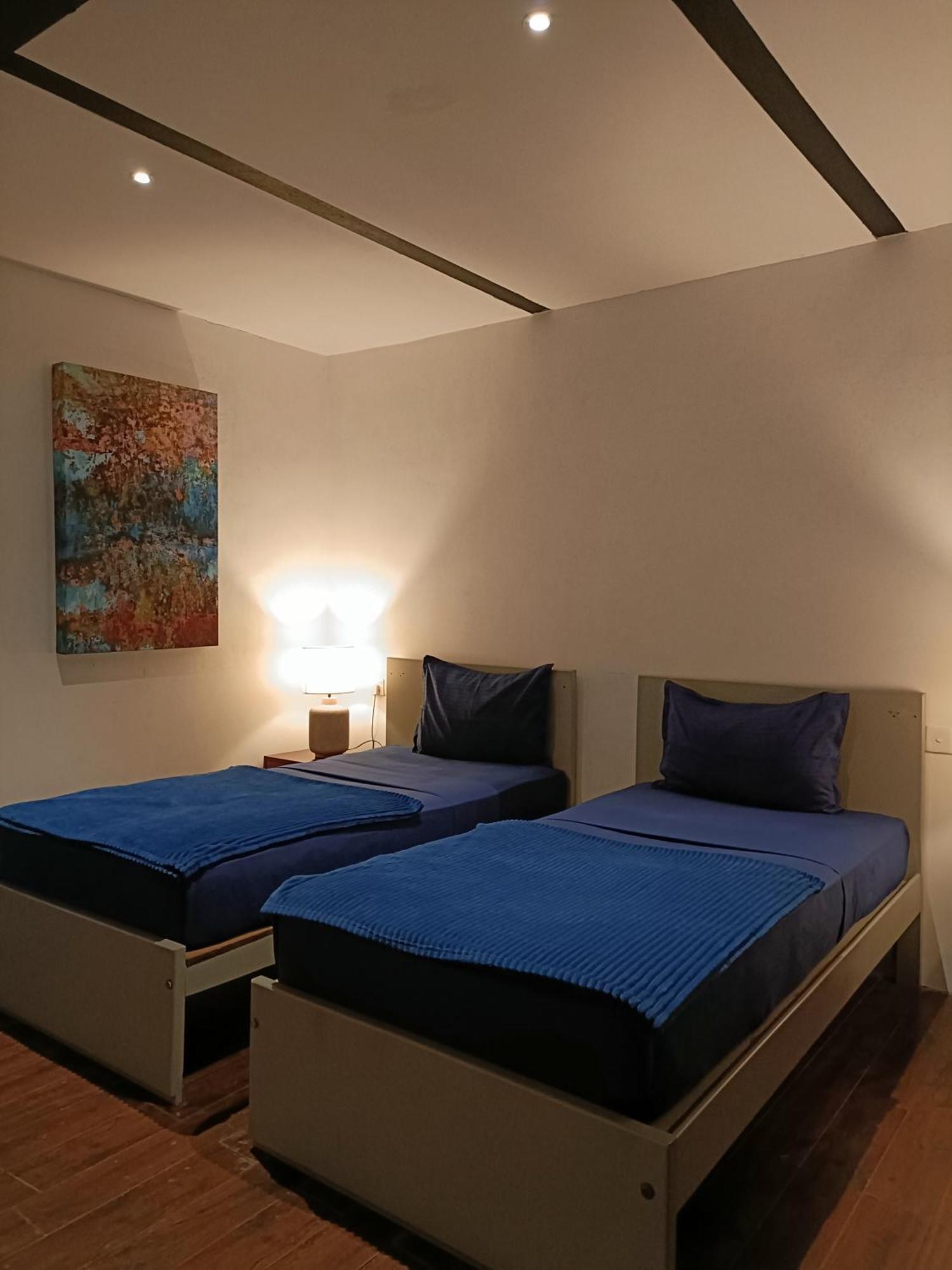 Hangover Hostel *