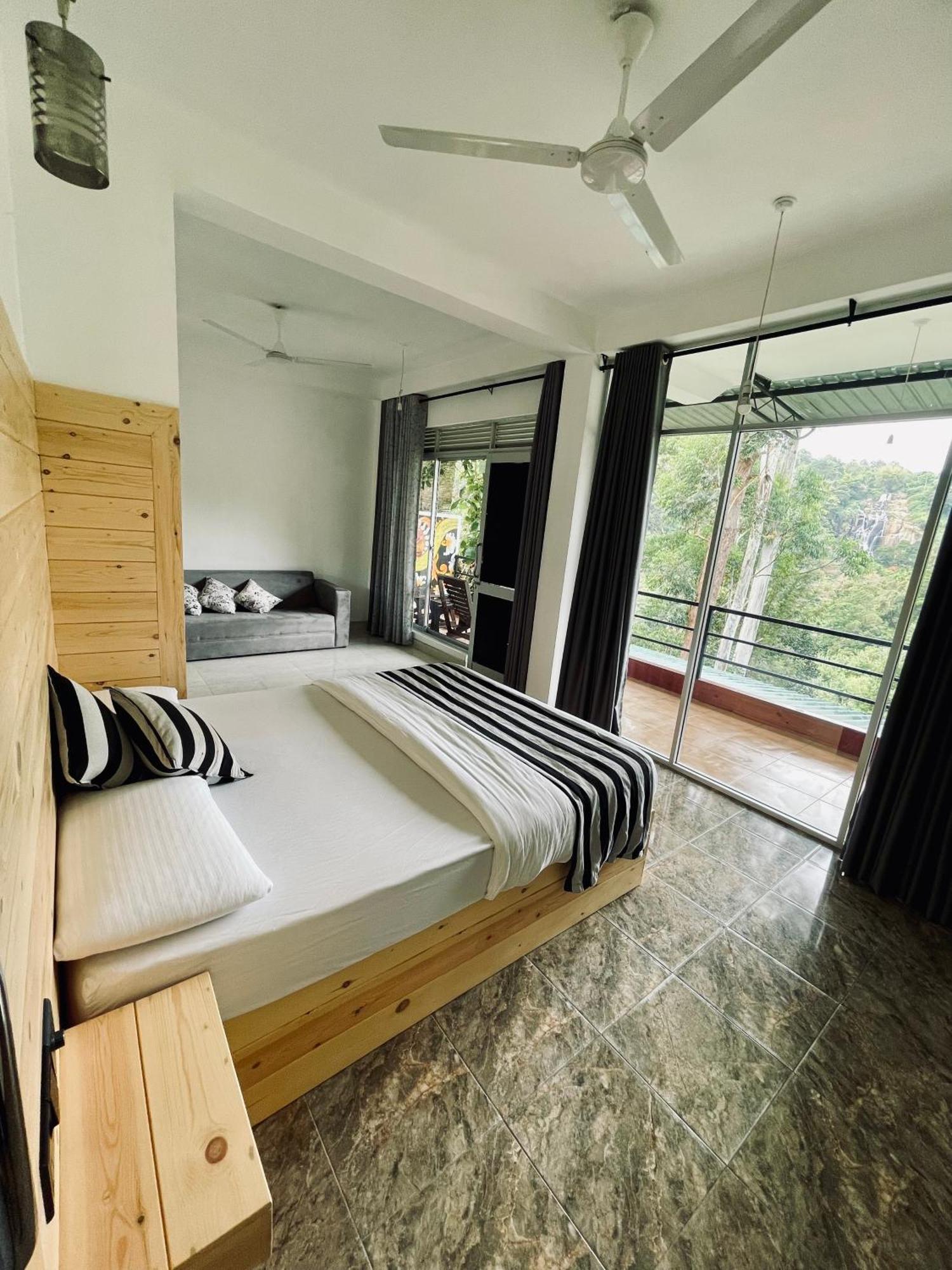 Homestay Waterfall View *