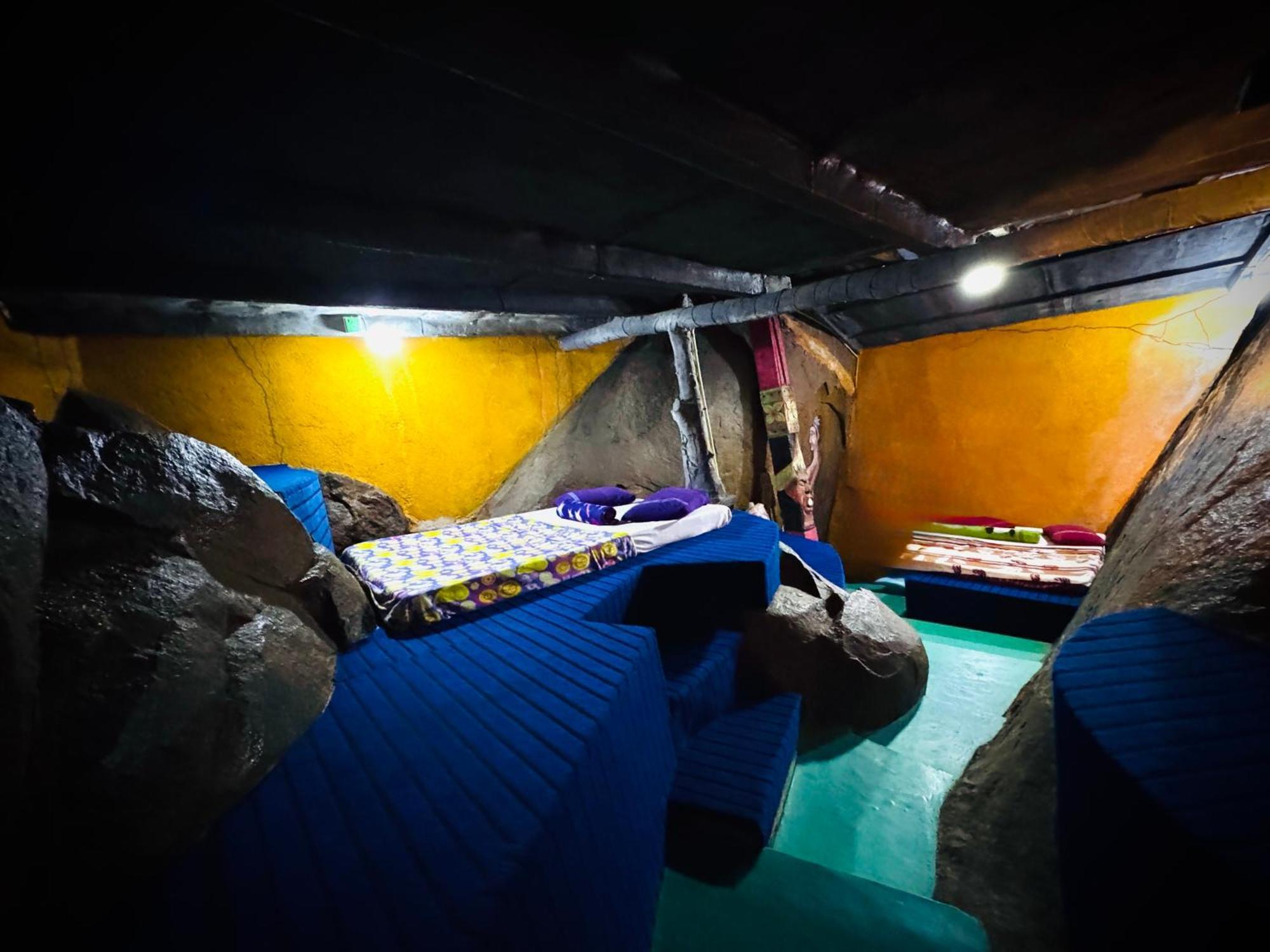 Hostel Ravana Falls *