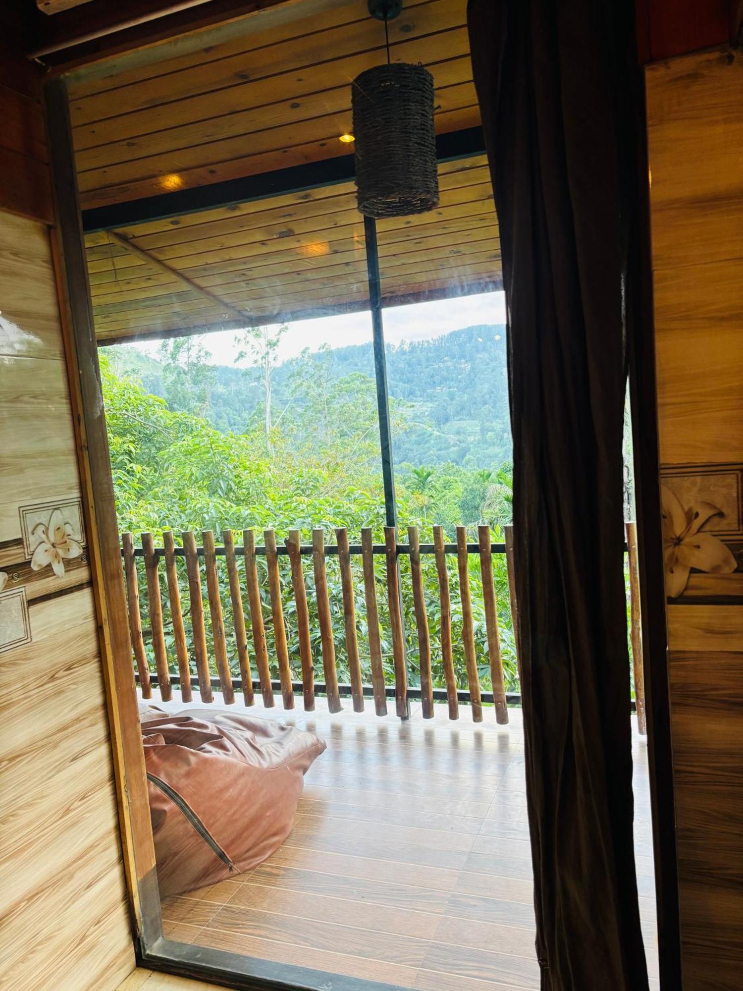 Wood Lodge *
