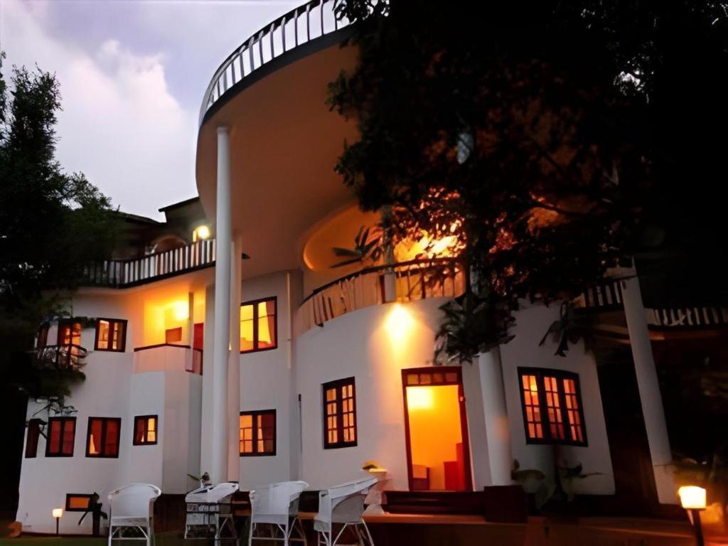 The Hideaway 2*