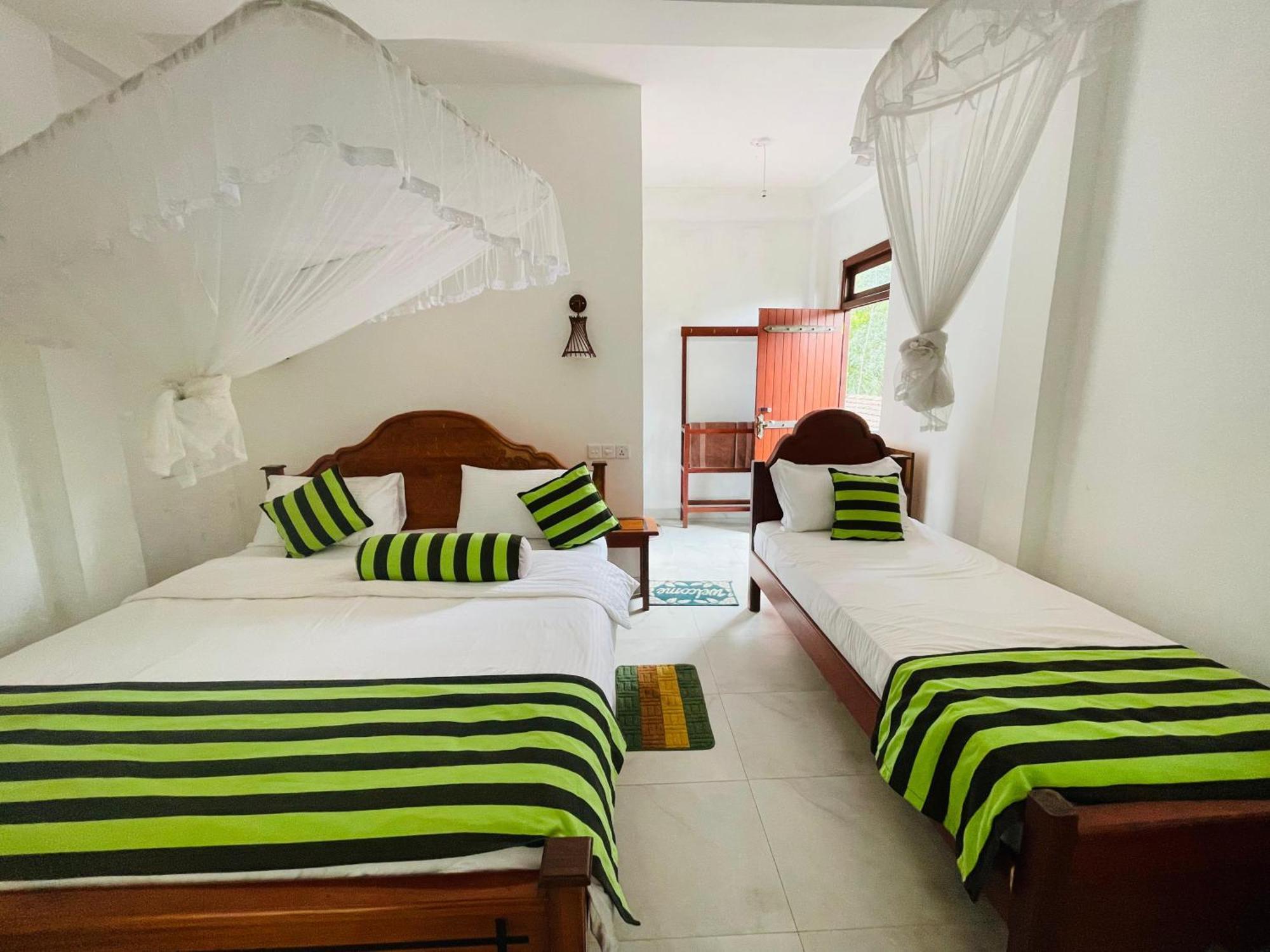 Ella Cloud Castle Homestay *