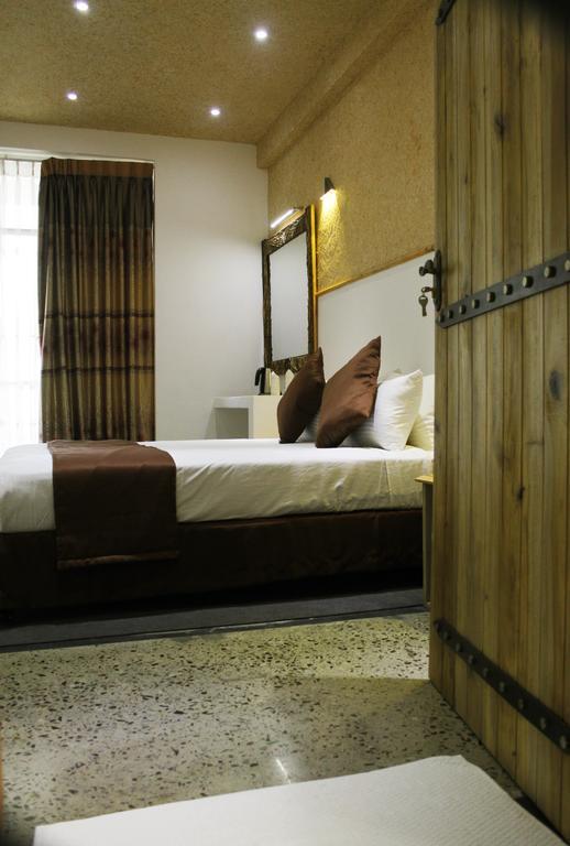Hotel The Tenth