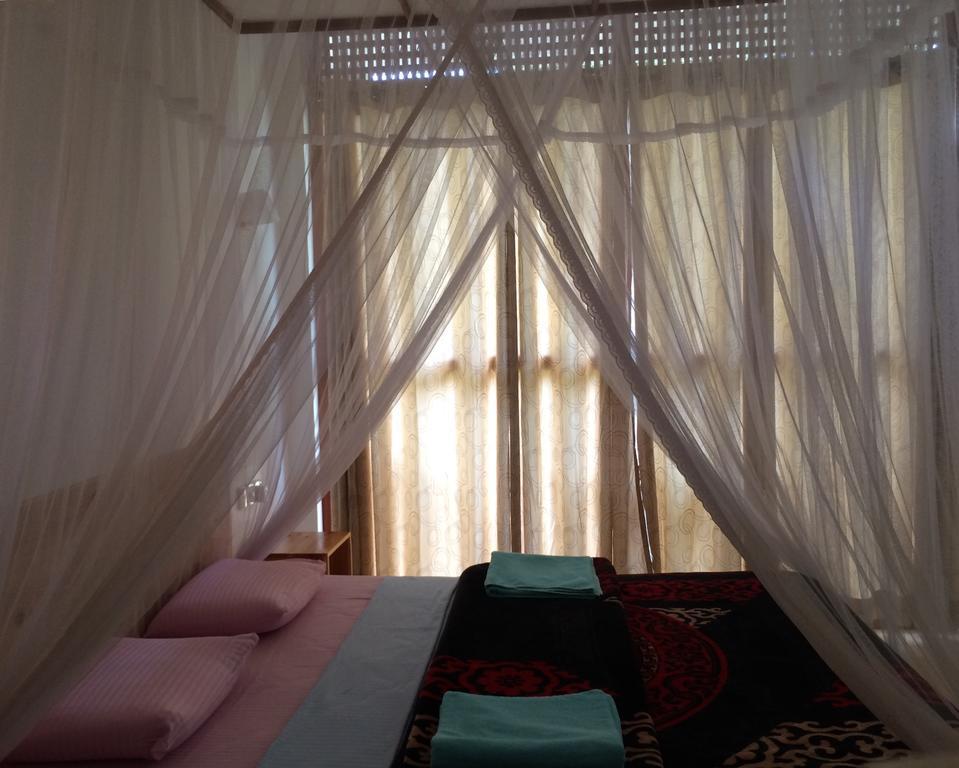 Bed & Breakfast Raveena 4*