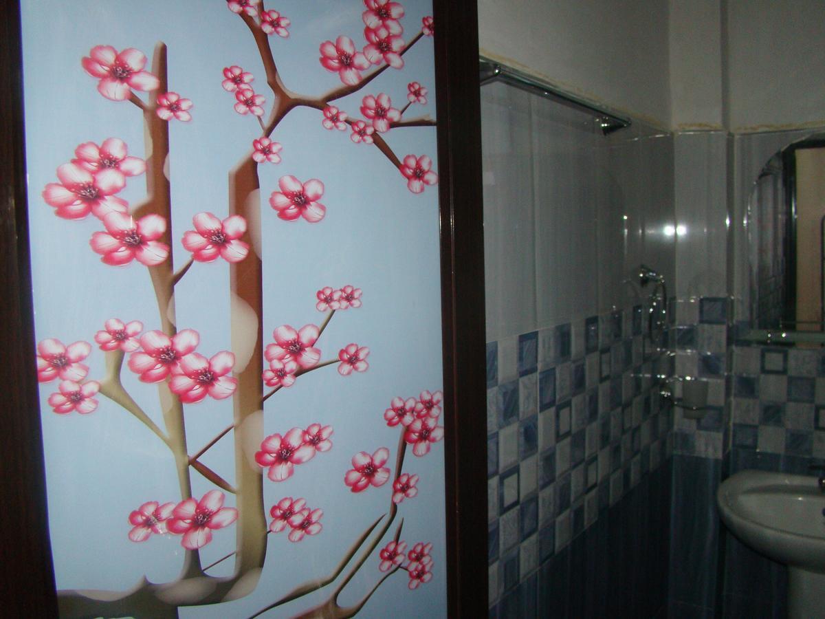 Nature's Glow And Restaurant Homestay