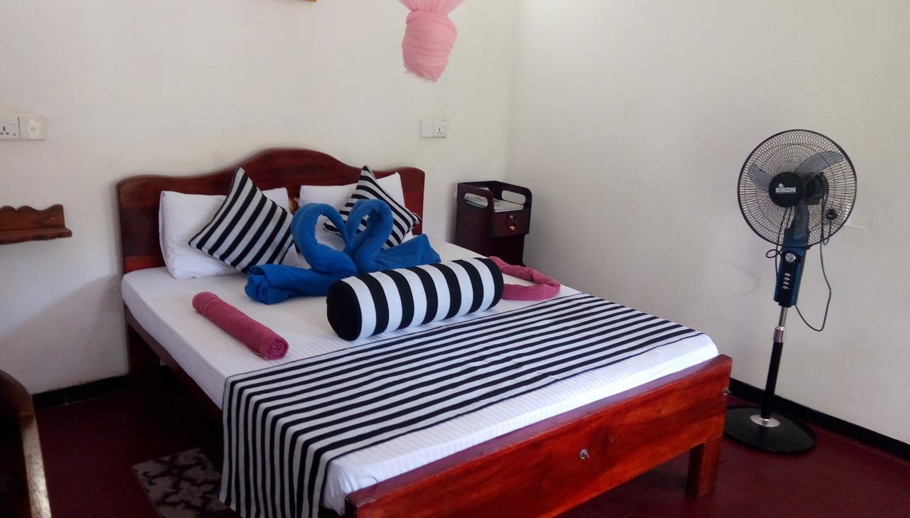 Nature's Glow And Restaurant Homestay *