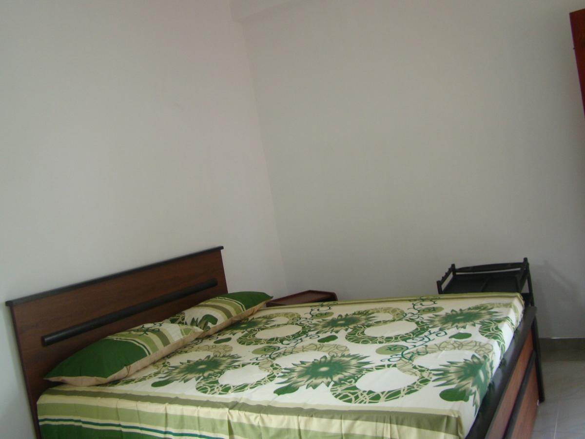 Upper Hill 3*