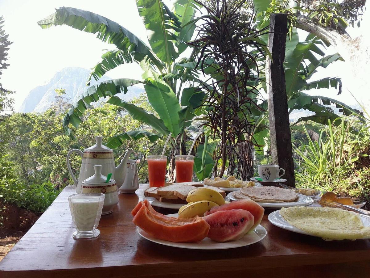 Banana Rest