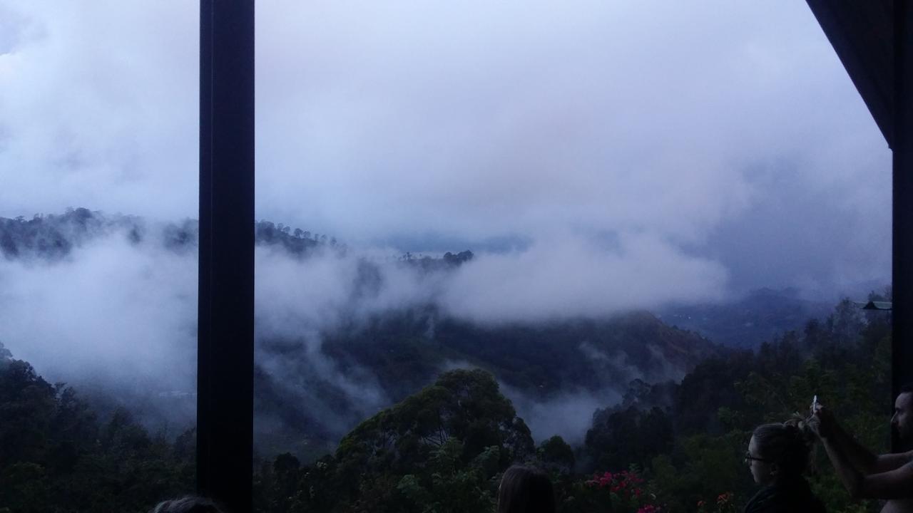 Hotel Box On Clouds 3*