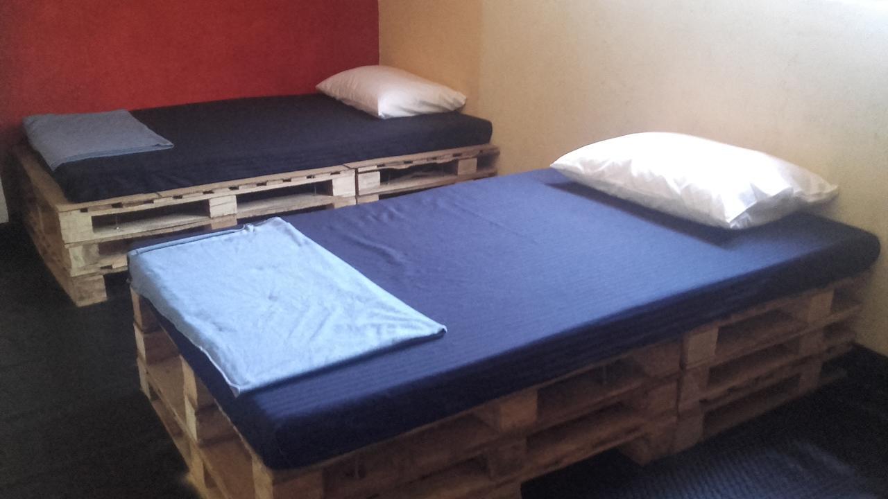 Sleep Cheap Hostel *