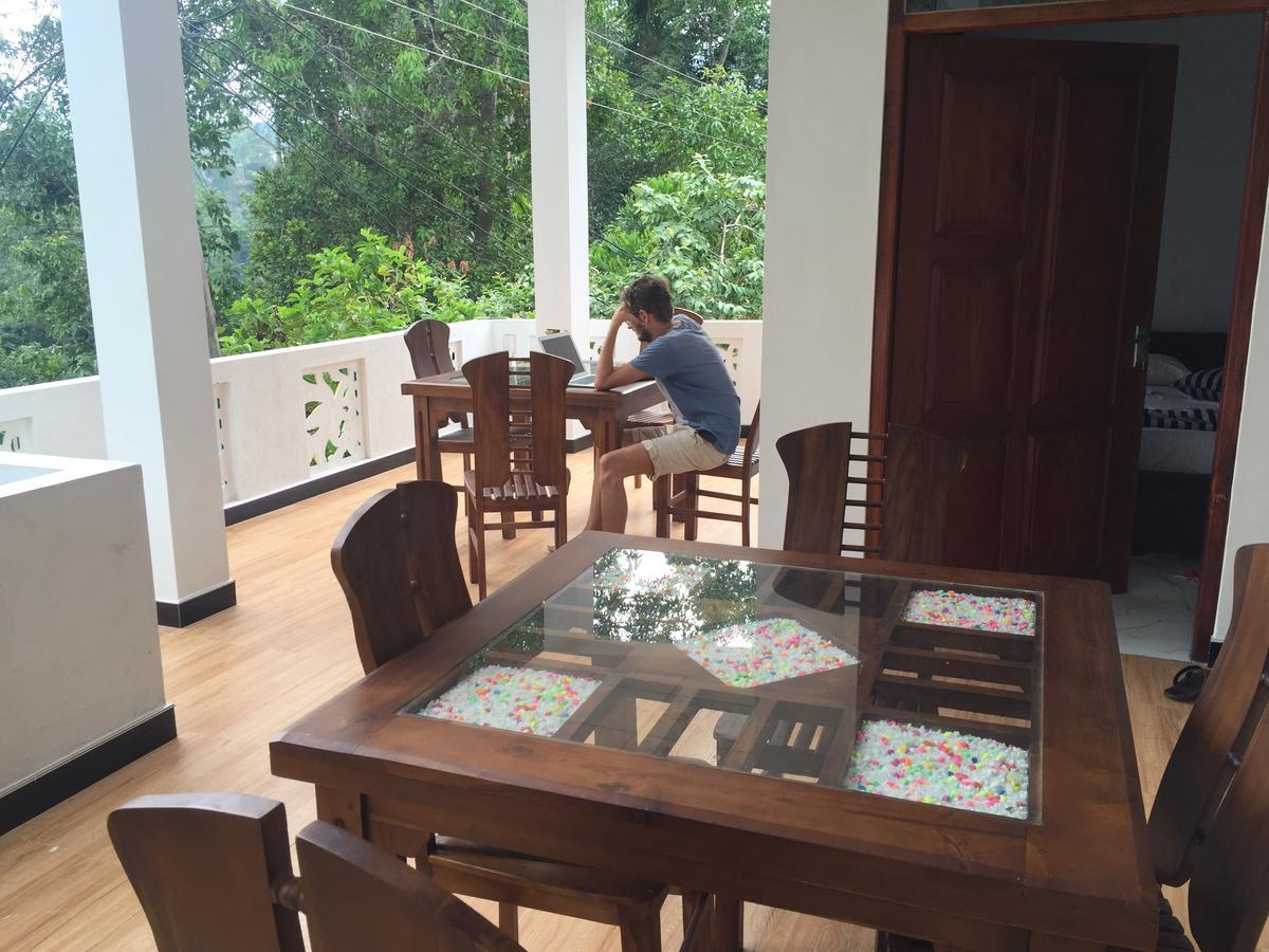 Adhi's Place Hotel