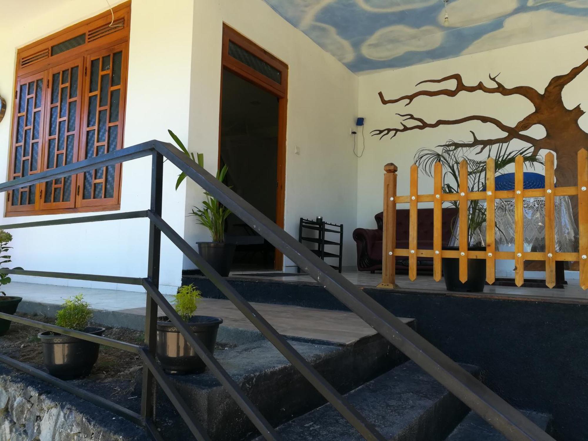 White Arcadia Guest house *