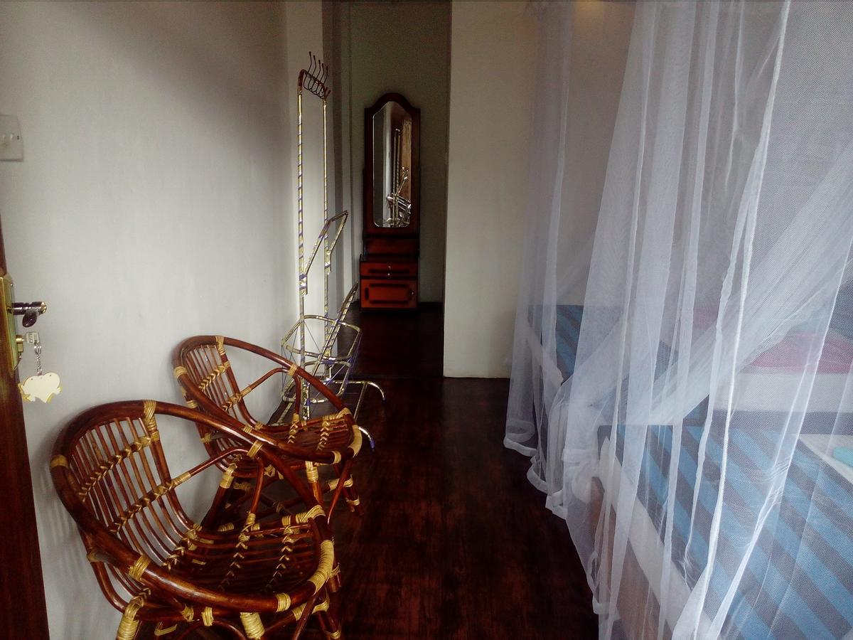 Nature's Glow And Restaurant Homestay *