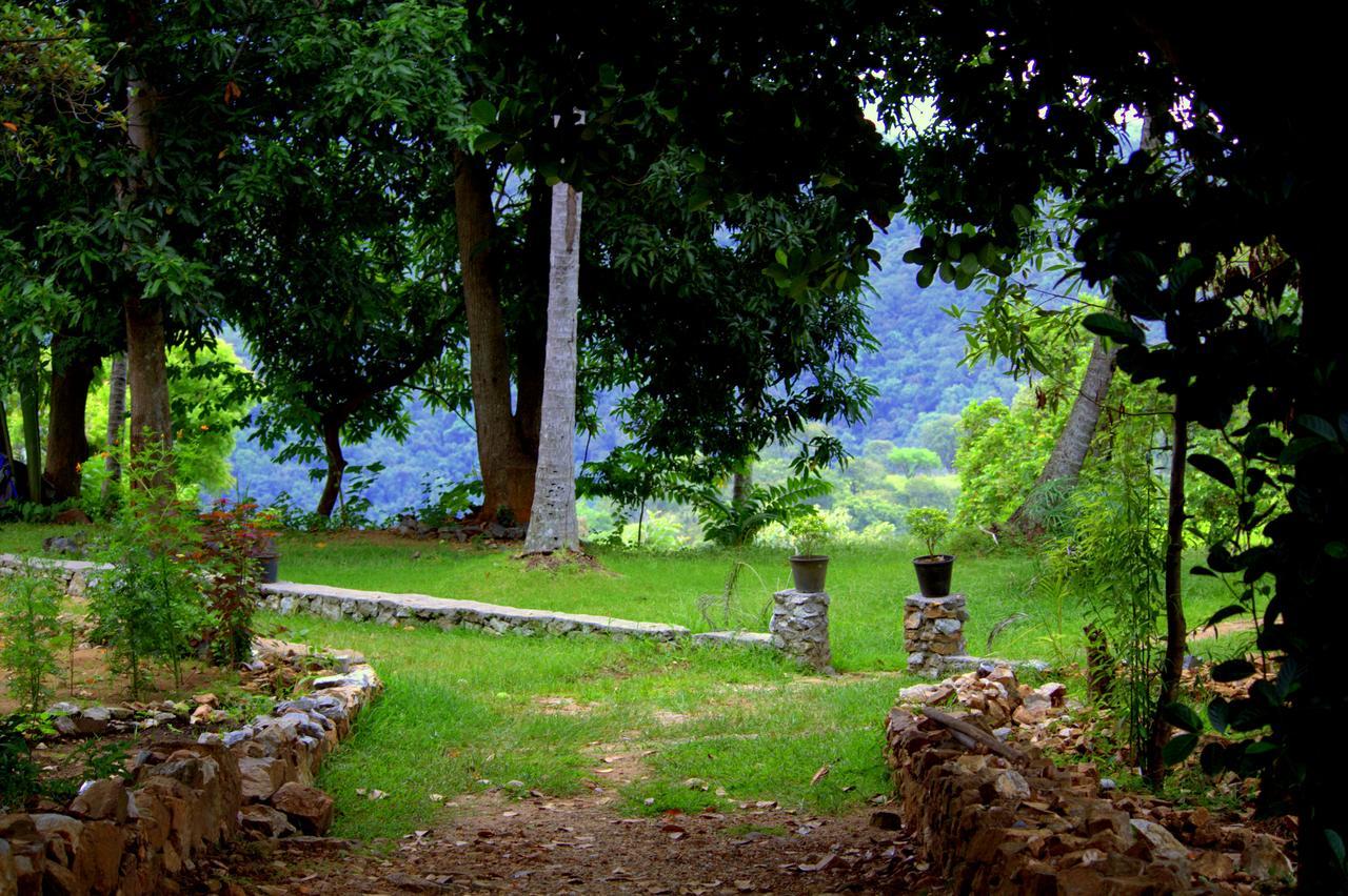 Pepper Hills Lodge *