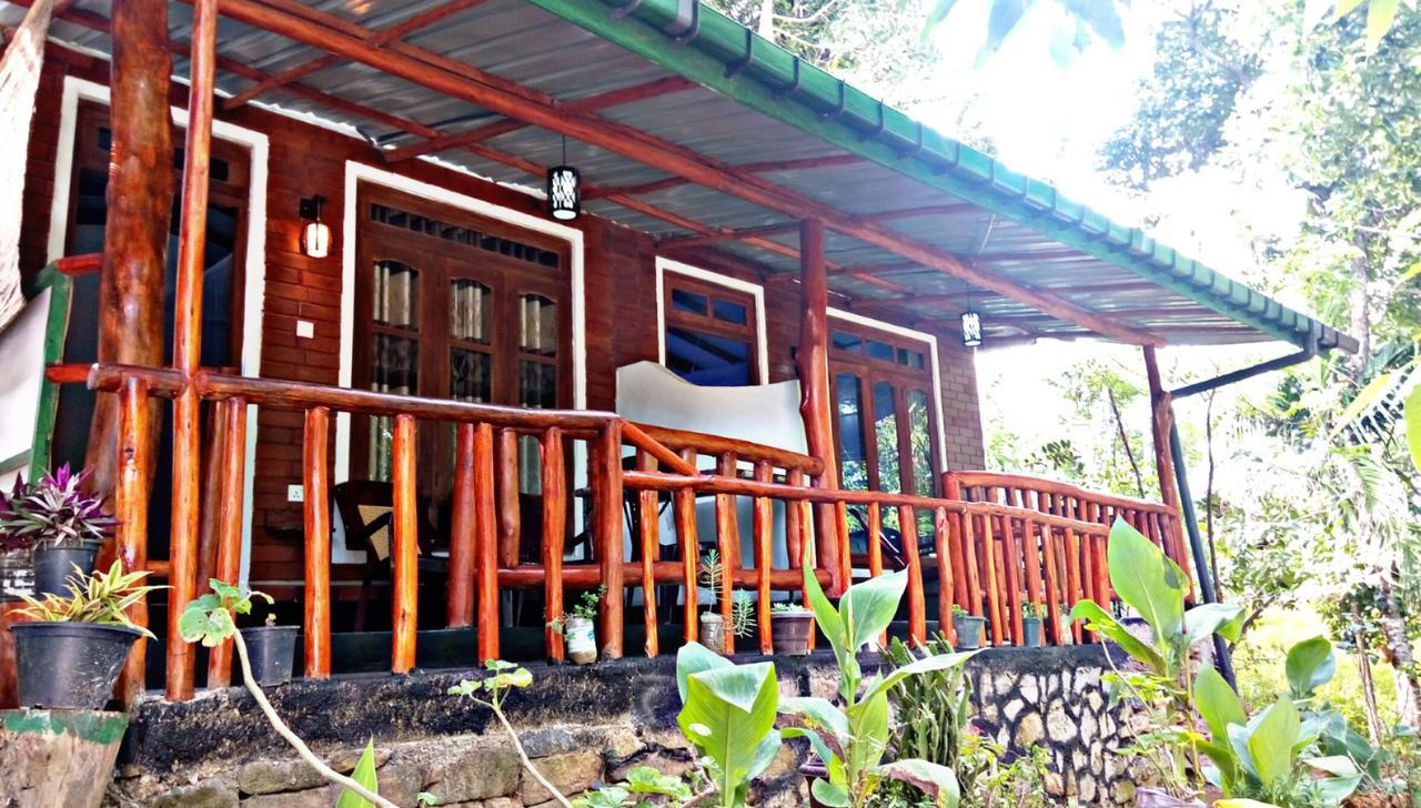 Cozy Waterfall Road Hotel