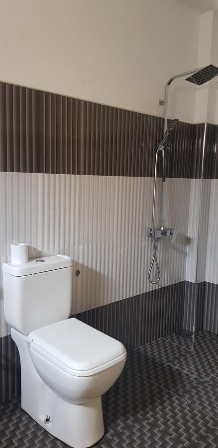 Adhi's Place Hotel