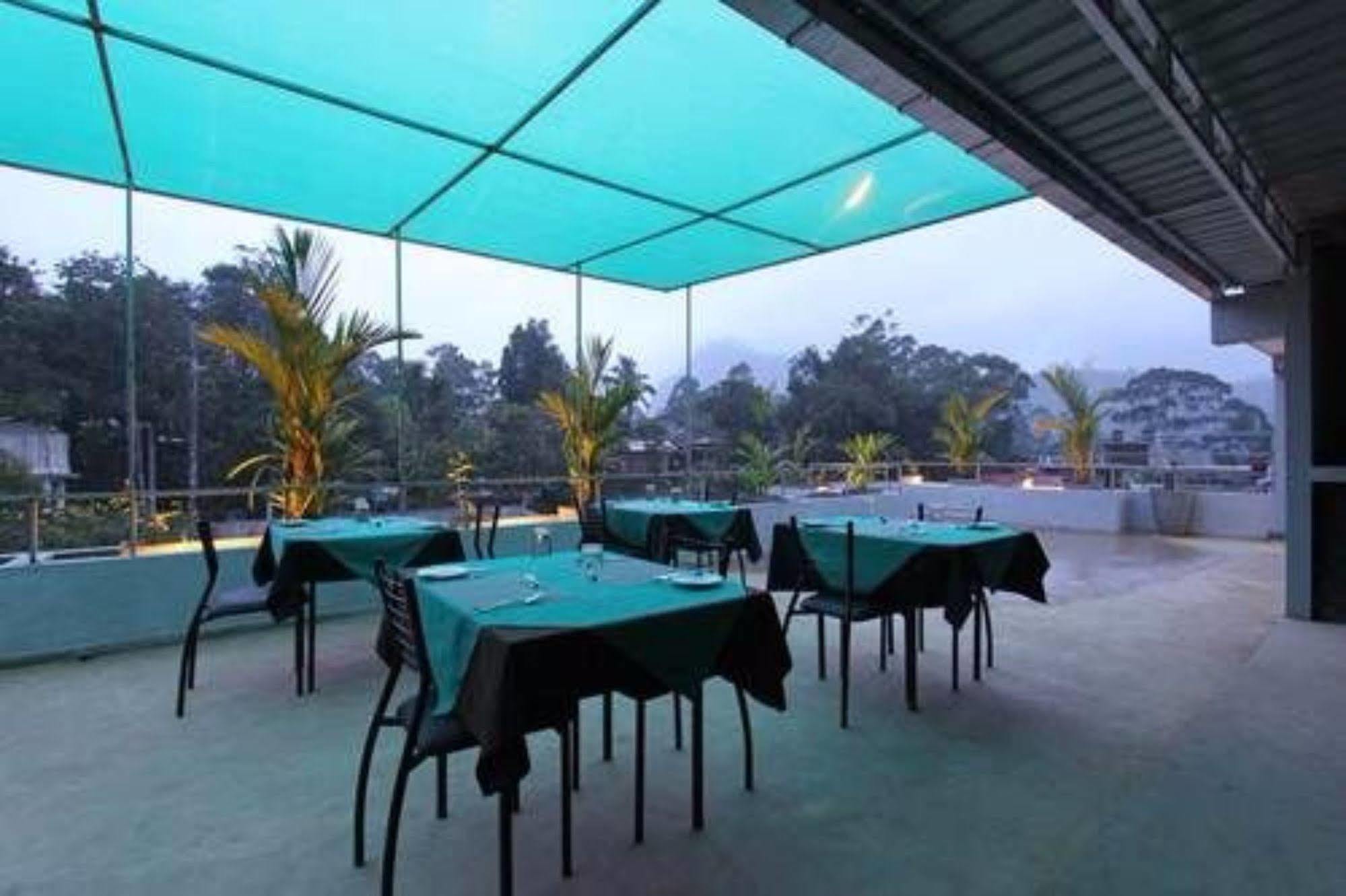 Hotel Rock House 3*