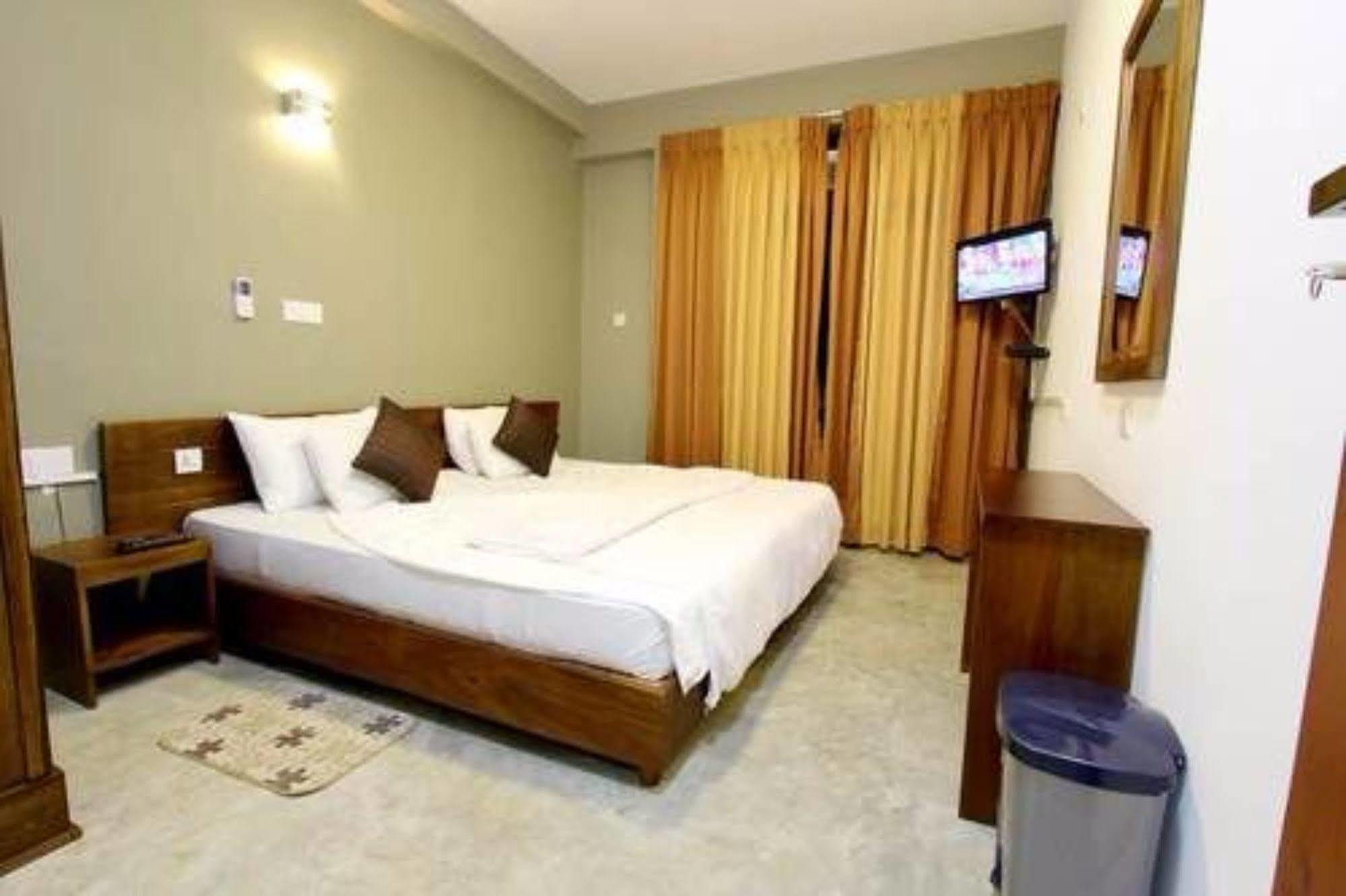 Hotel Rock House 3*