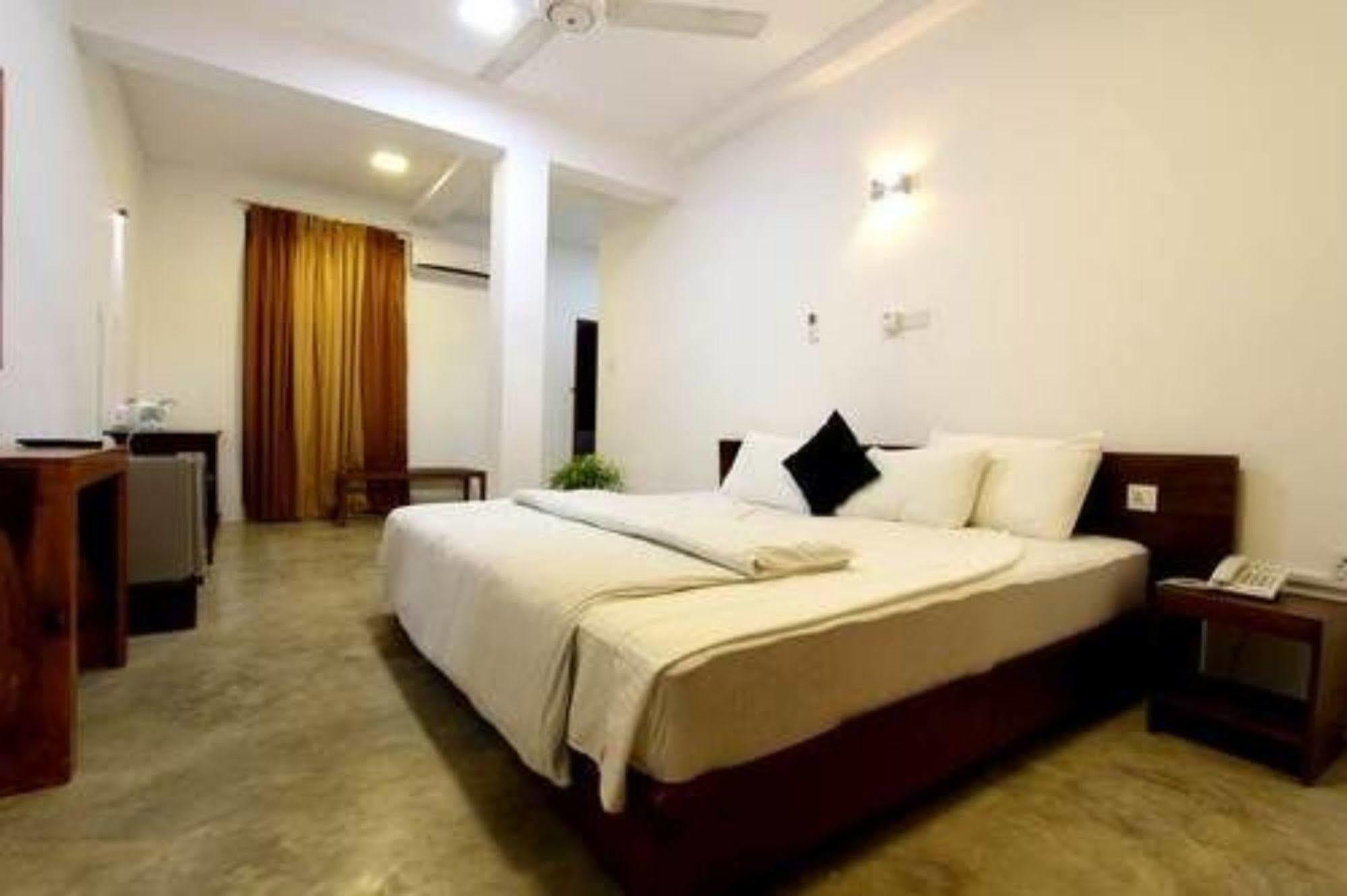Rock House 3*