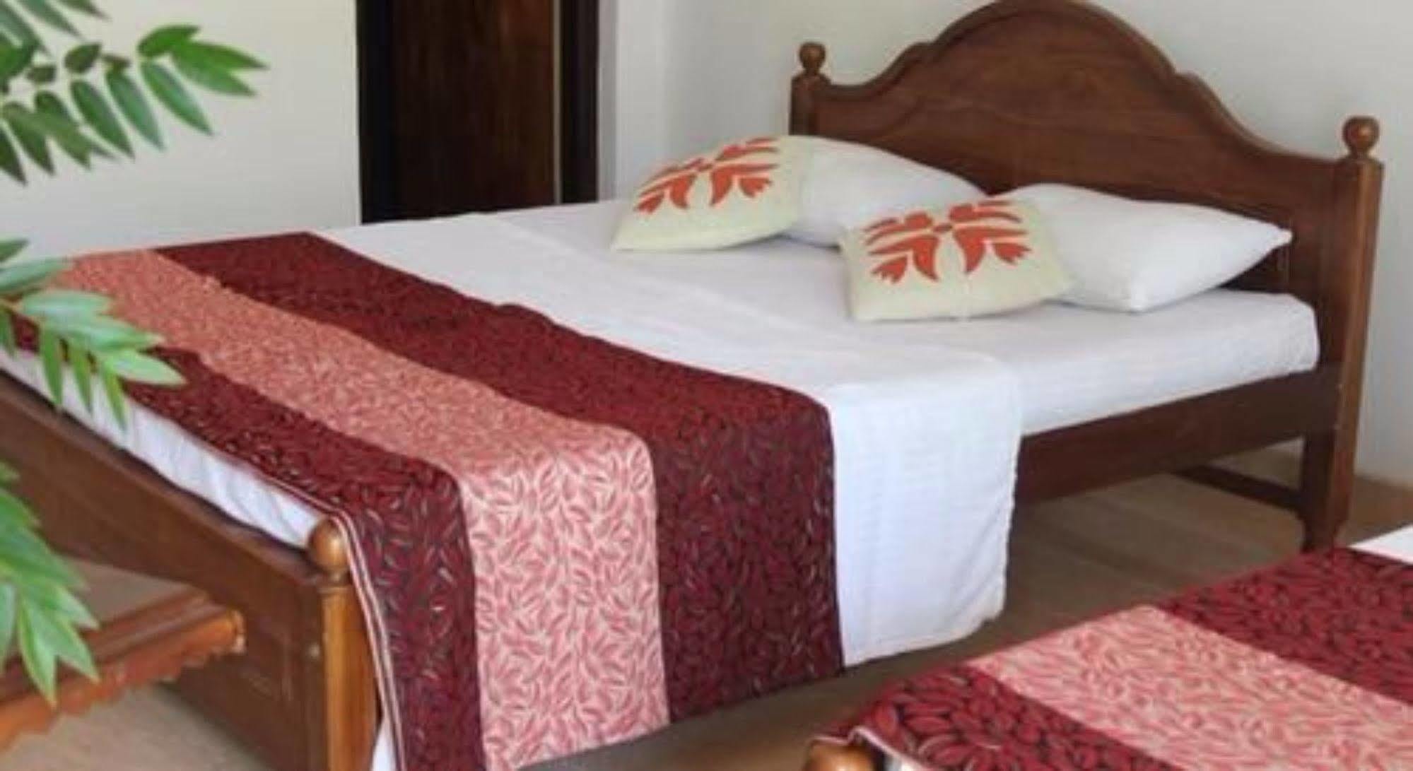 Grand Peak Hotel