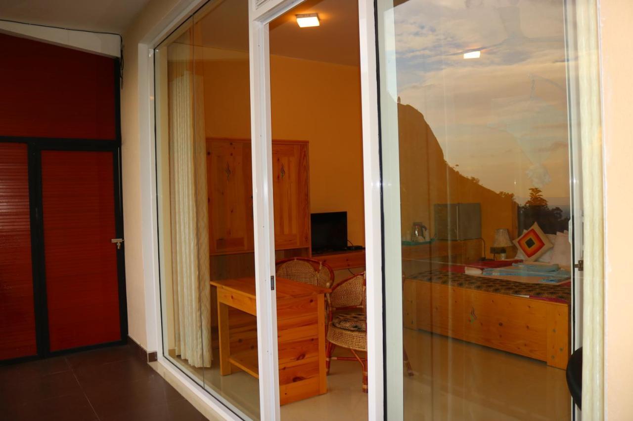 Hotel Ella's Edge 3*