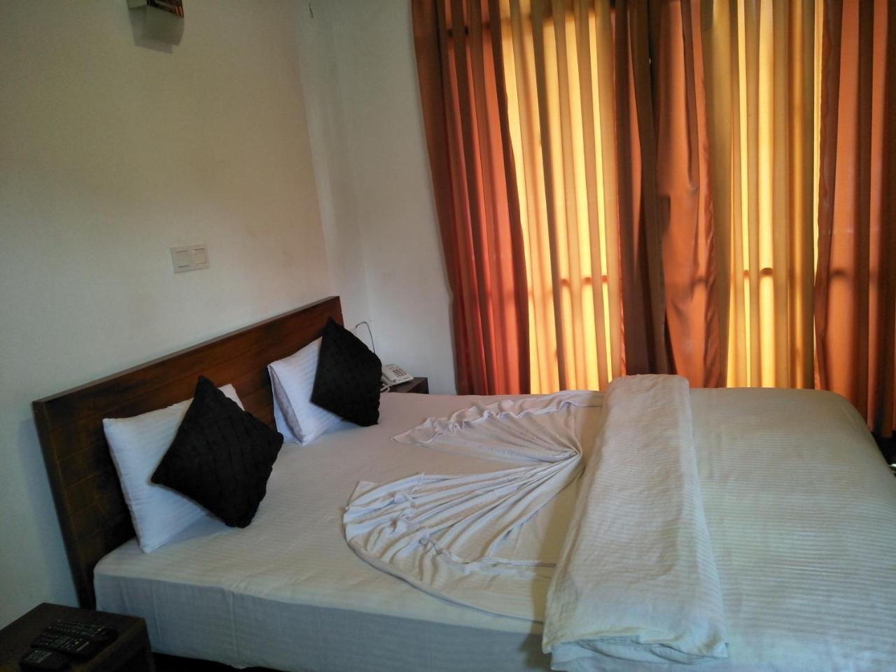 Rock House 3*