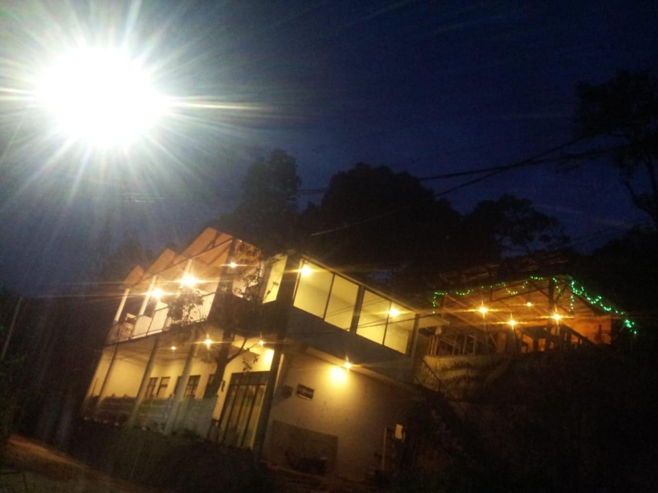 Slon White Elephant Bed & Breakfast *