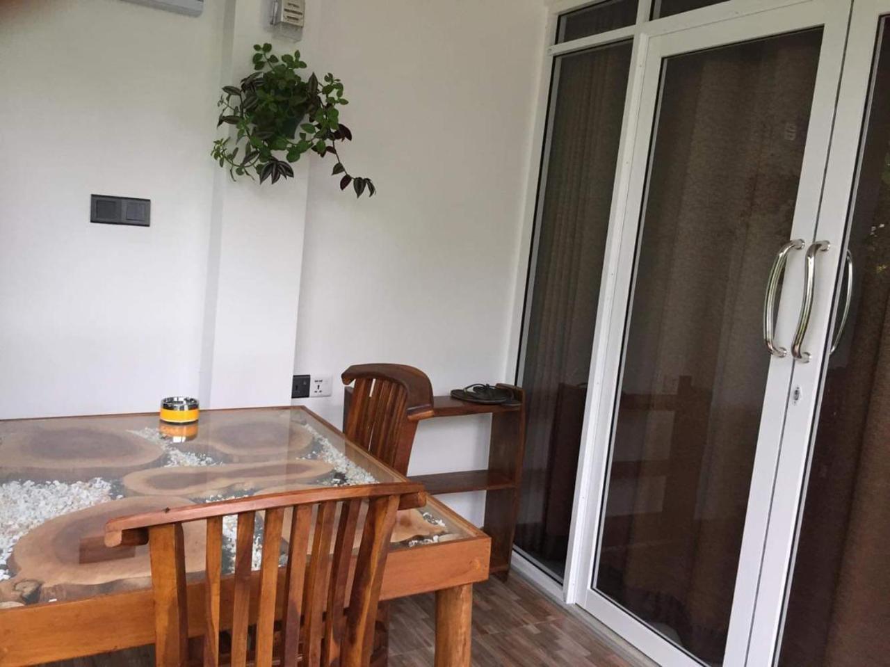 Homestay Dhanudi *