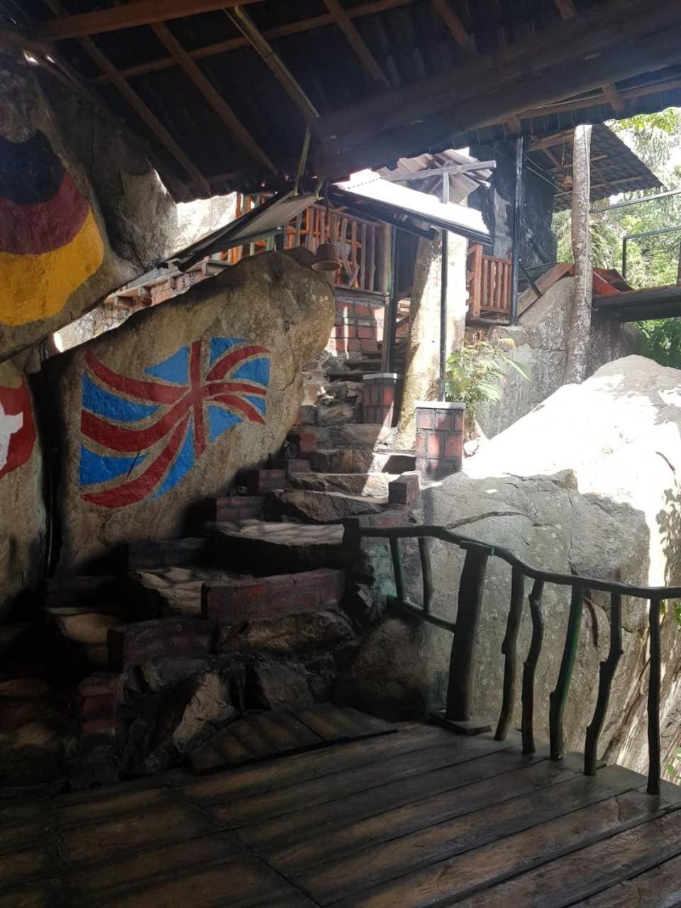 Ella Camping Resort Hostel *