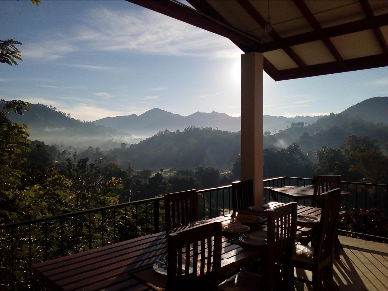 Homestay Paramount