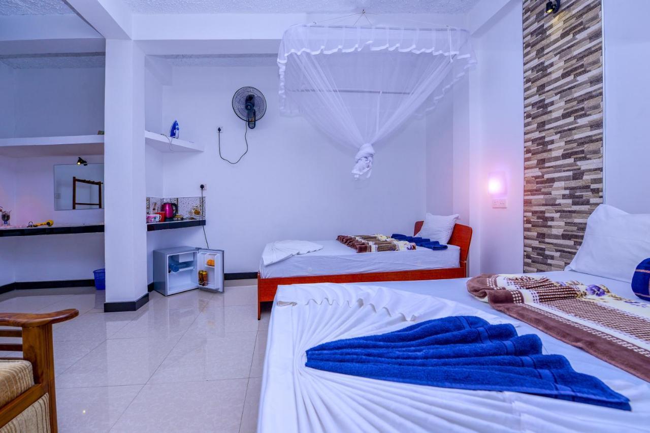 Bed & Breakfast Dimuthu 3*