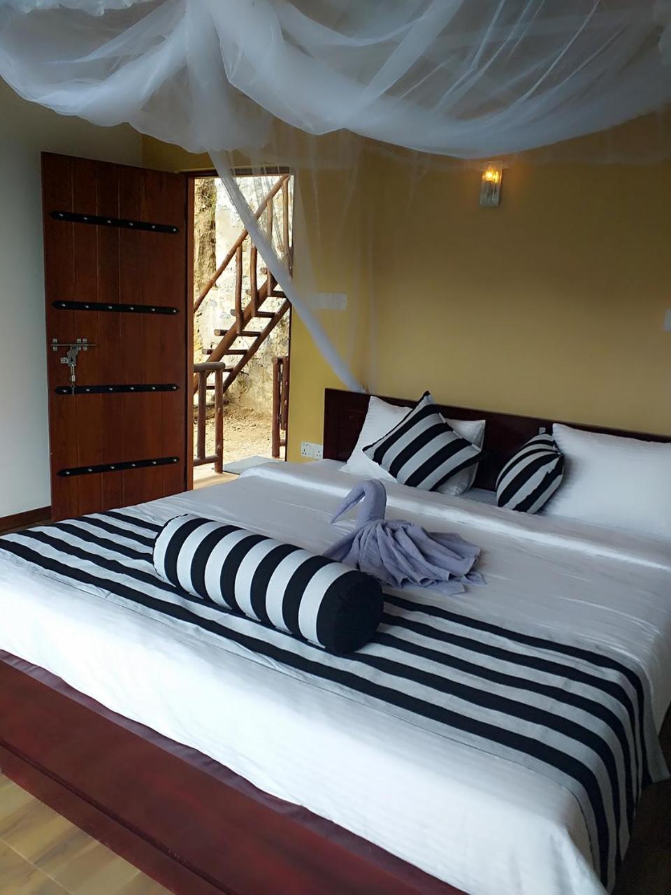 Bed & Breakfast 100 View *