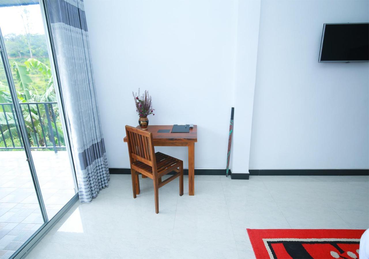 Silloam * Ella