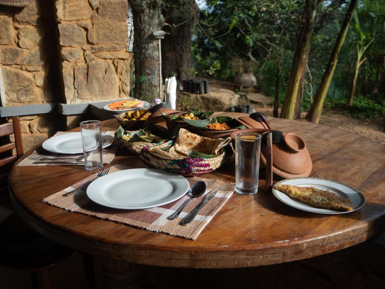 Arawe Retreat Lodge *
