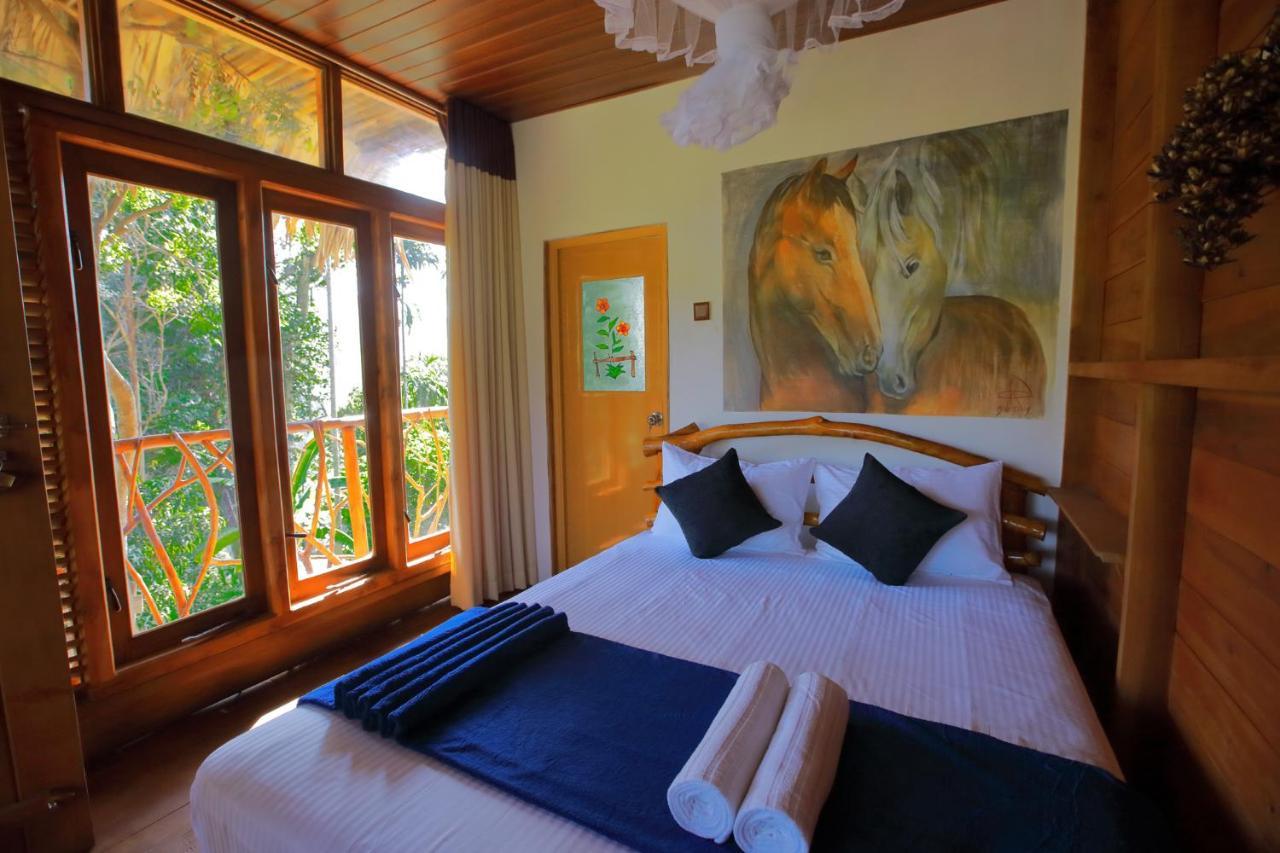 The Winsome & Tree House Bed & Breakfast
