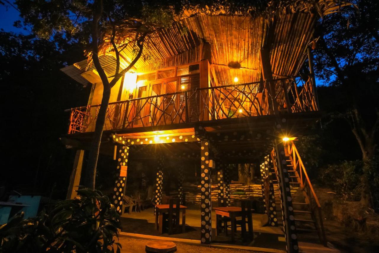 The Winsome & Tree House * Ella