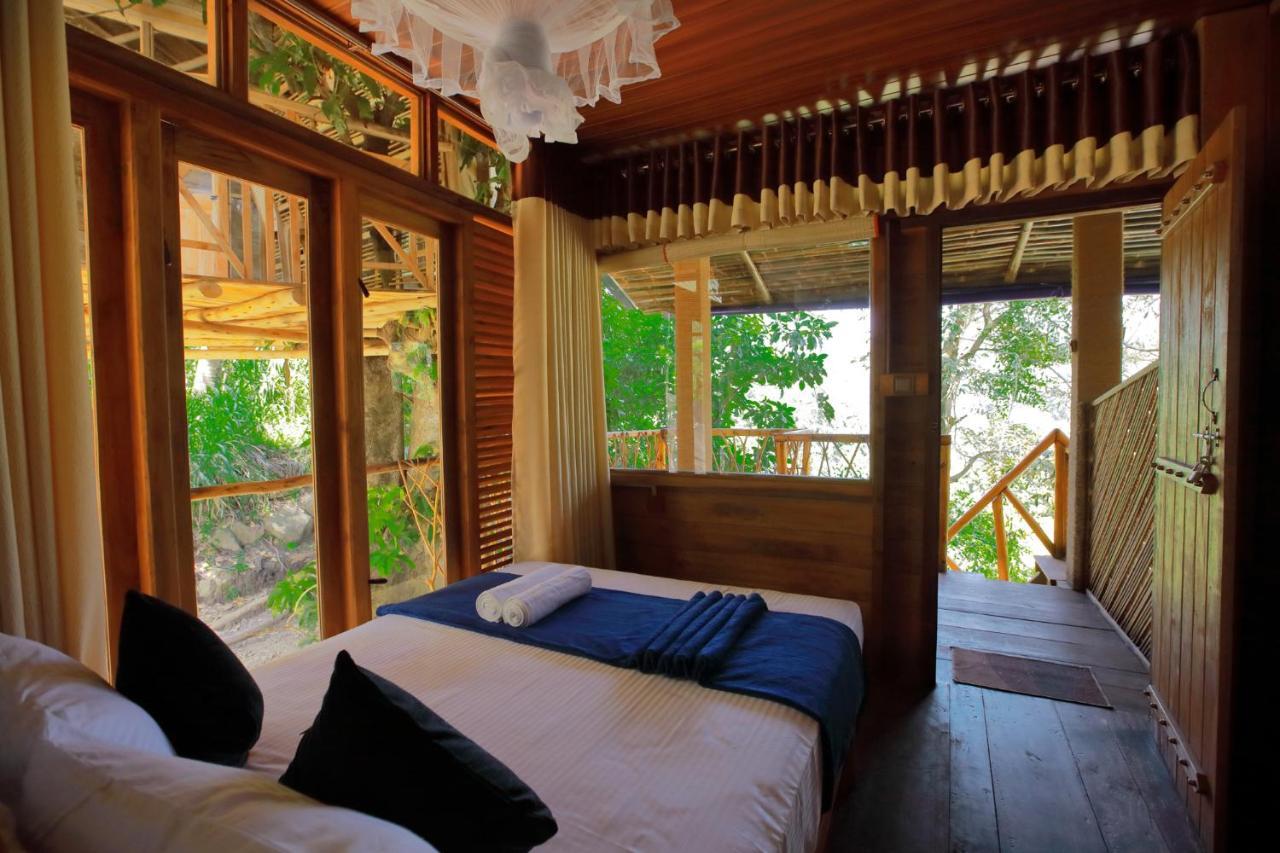 The Winsome & Tree House * Ella