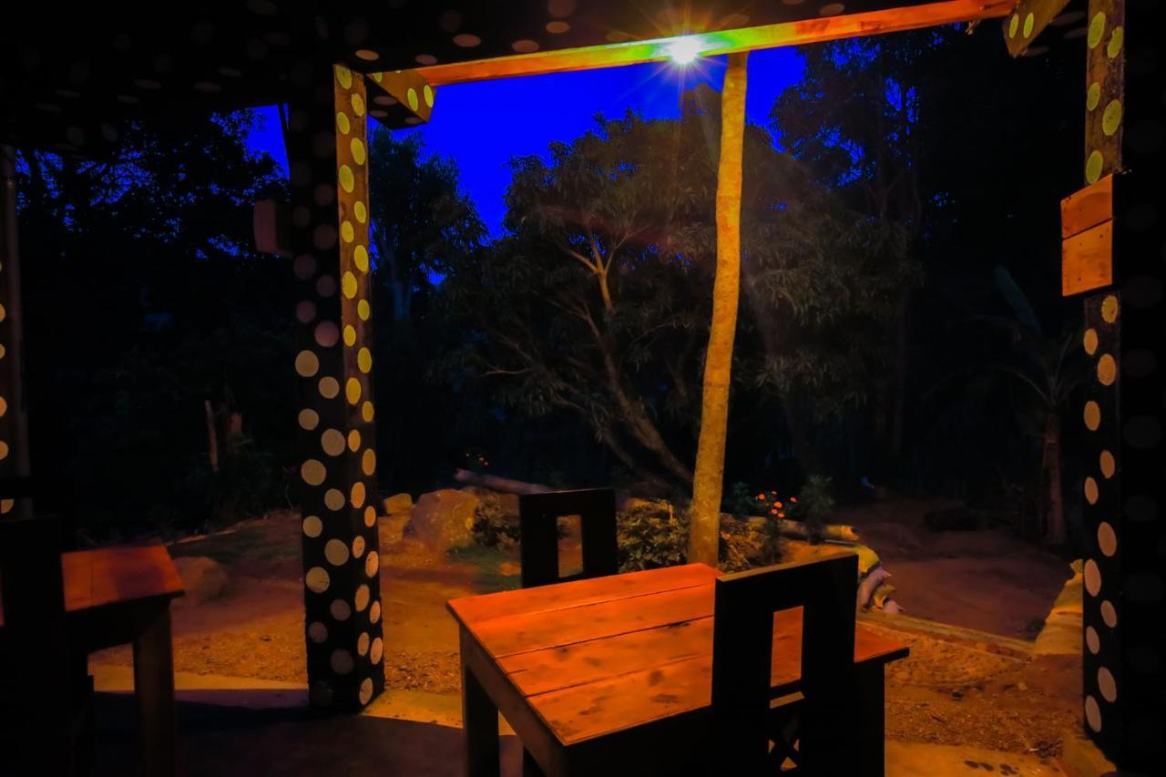 The Winsome & Tree House Bed & Breakfast