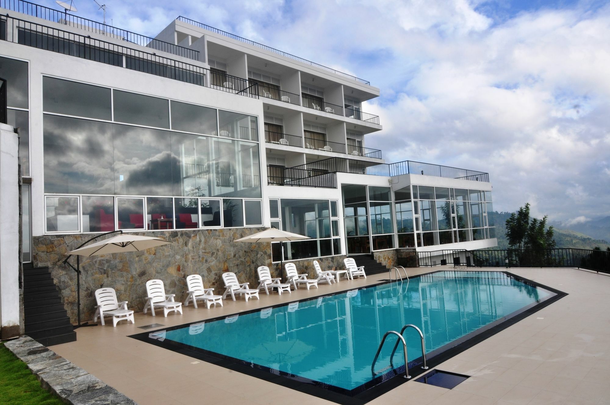 Hotel Heaven's Edge By Ehi
