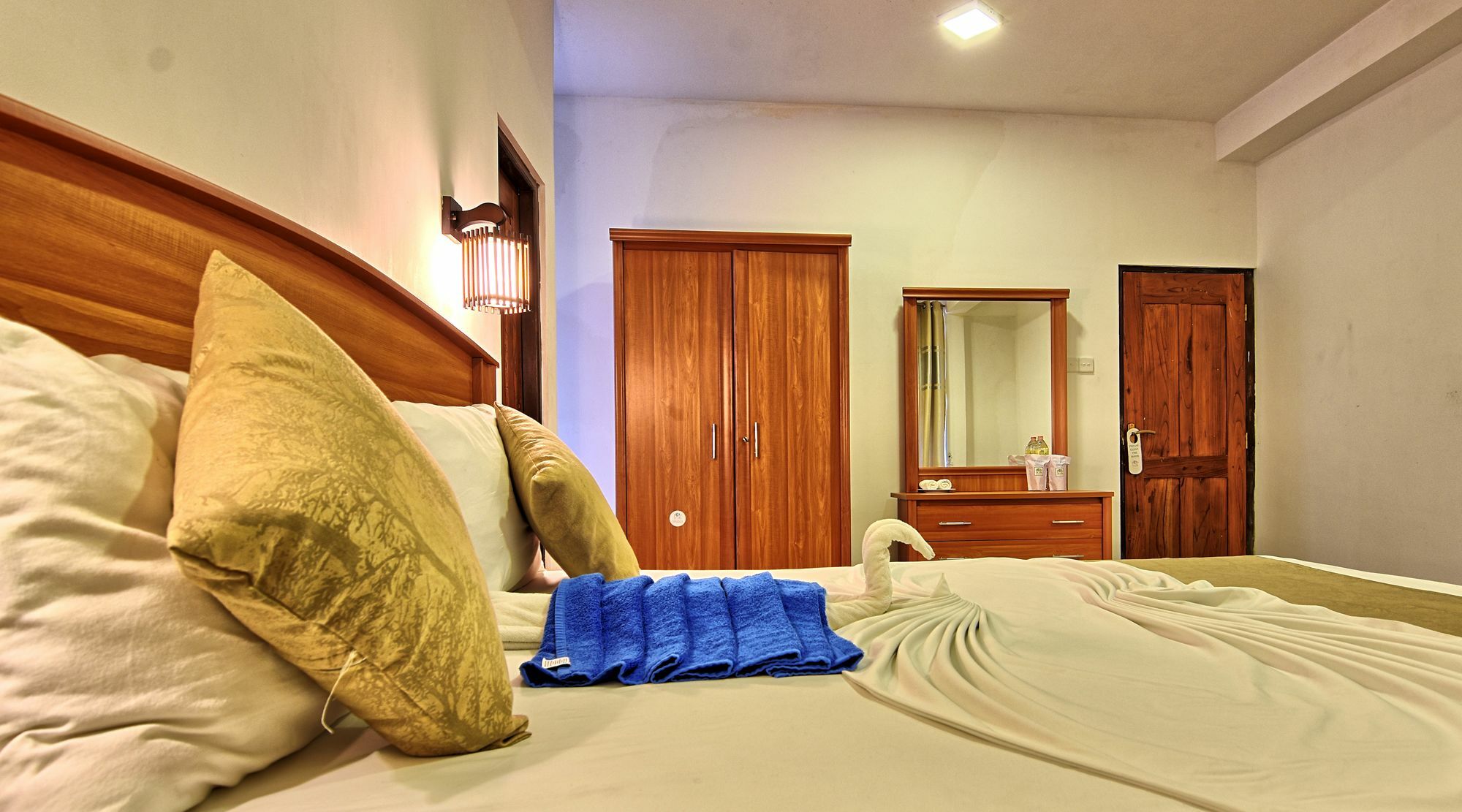 Hotel Oak Ray La Breeze Ella