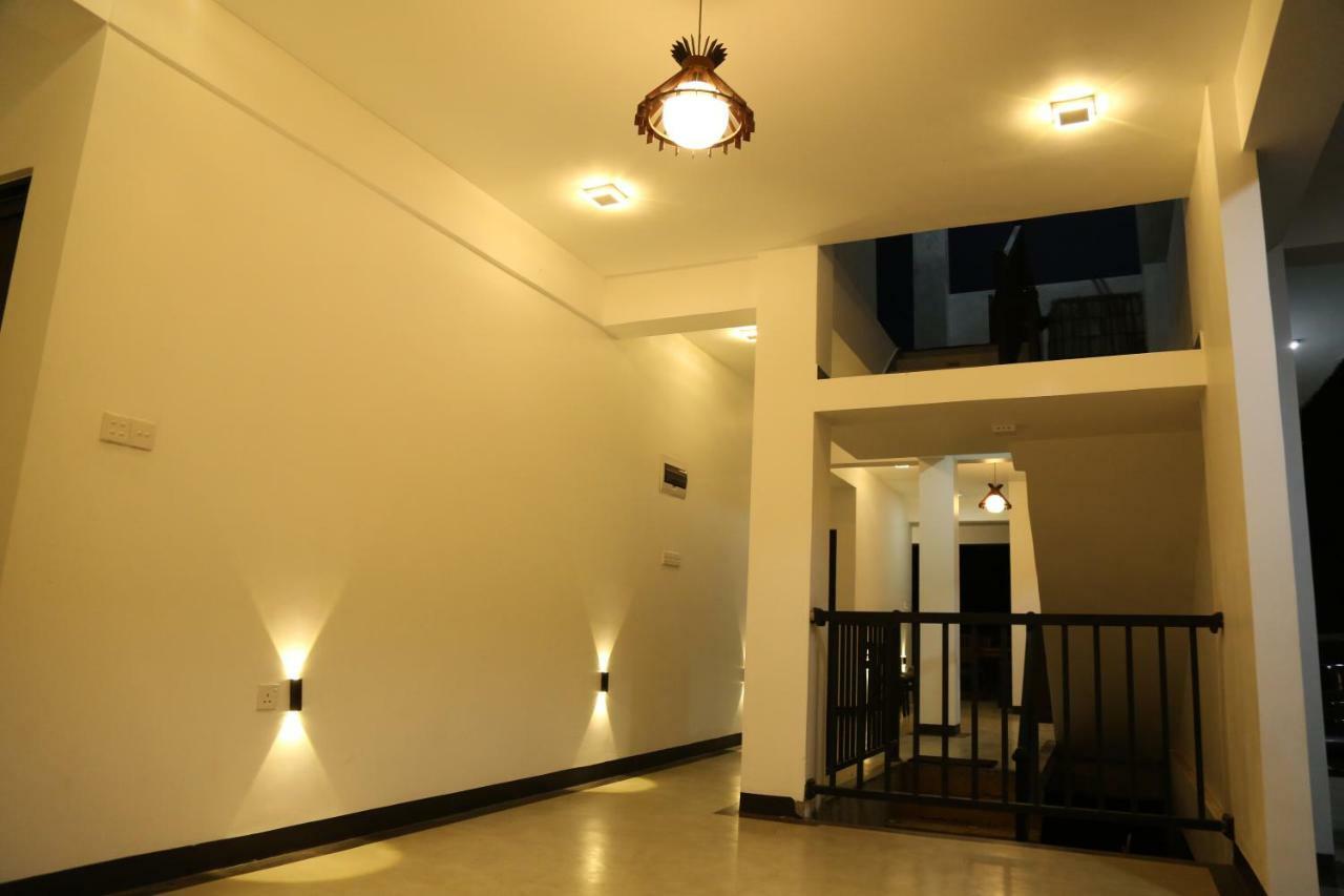 Hotel 4 Aces *