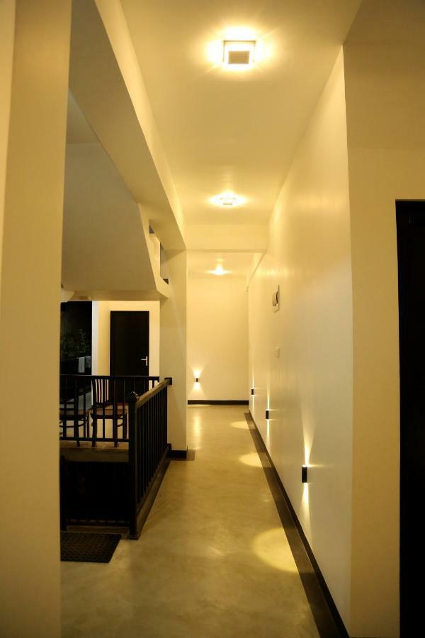 4 Aces Hotel *