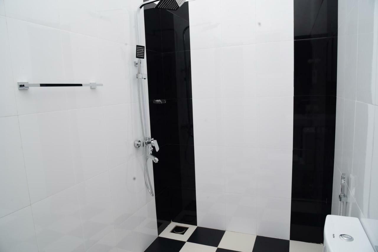 Paramount Homestay *