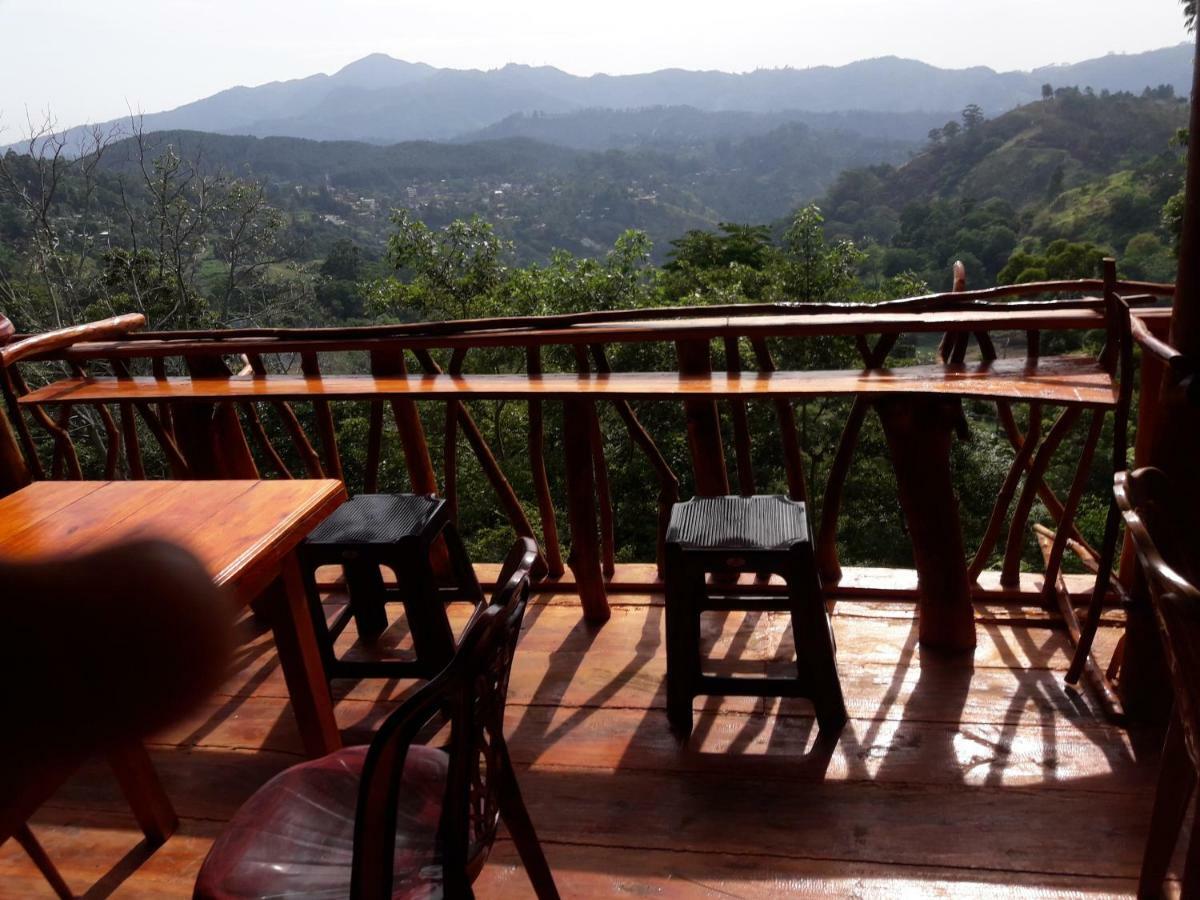 Mountain Face Inn *