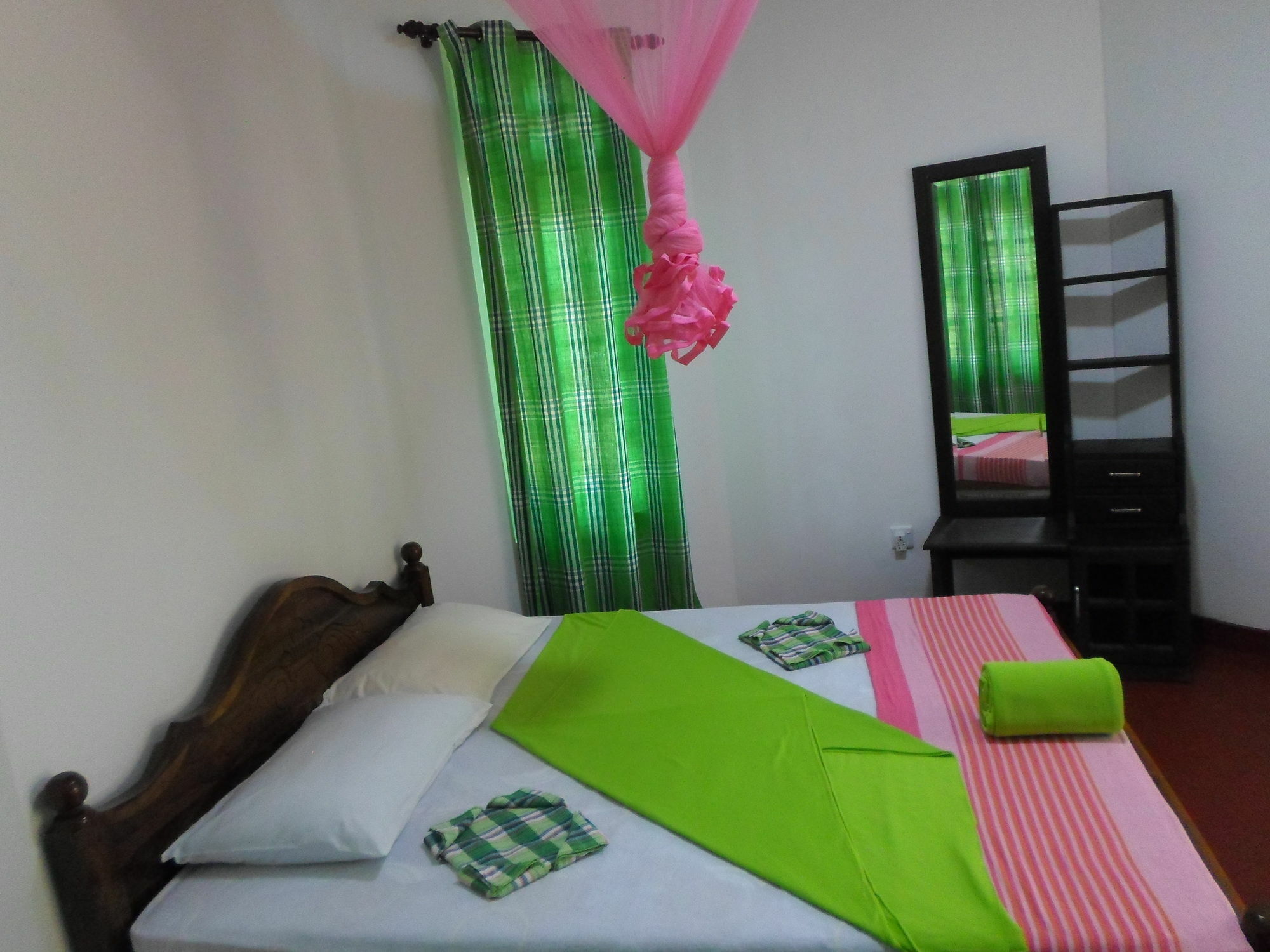 Lantern Bed & Breakfast 2*