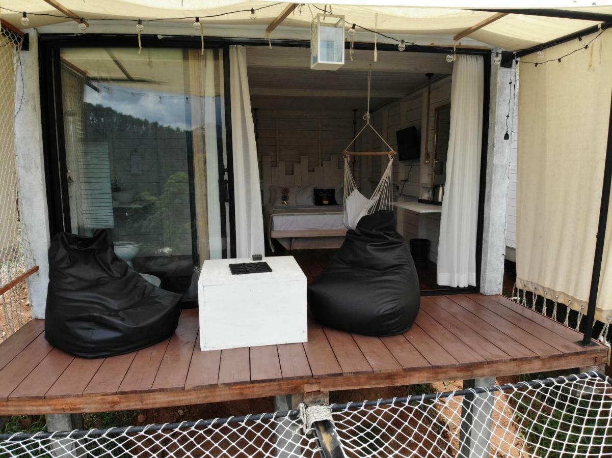 The Hideoutella Wood Cabins Luxury tent *